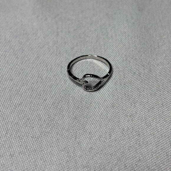 New! Open Heart Silver Tone Ring Size 6 Costume Jewelry Hypoallergenic - Picture 3 of 5